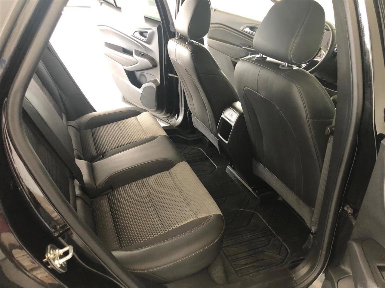 Used 2024 Chevrolet Trax LT w/ Driver Confidence Package FWD image 13