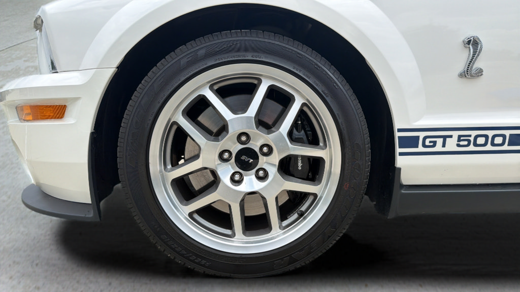 Used 2009 Ford Mustang Shelby GT500 RWD image 21