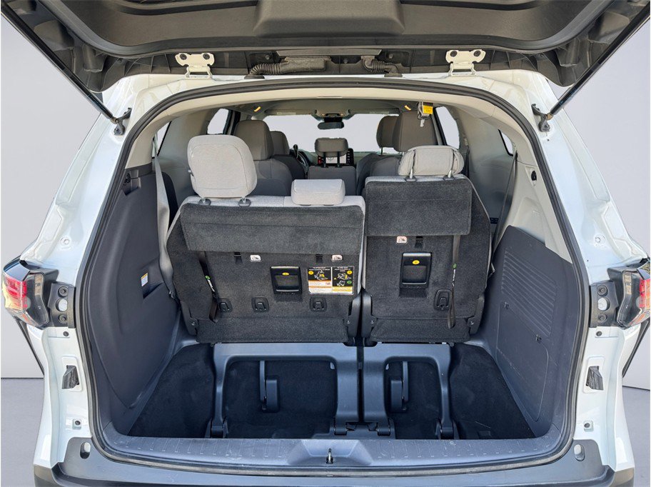 Used 2021 Toyota Sienna LE image 26