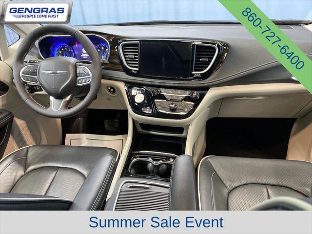 Certified 2024 Chrysler Pacifica Limited FWD image 42