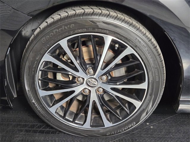 Used 2018 Toyota Camry SE image 12