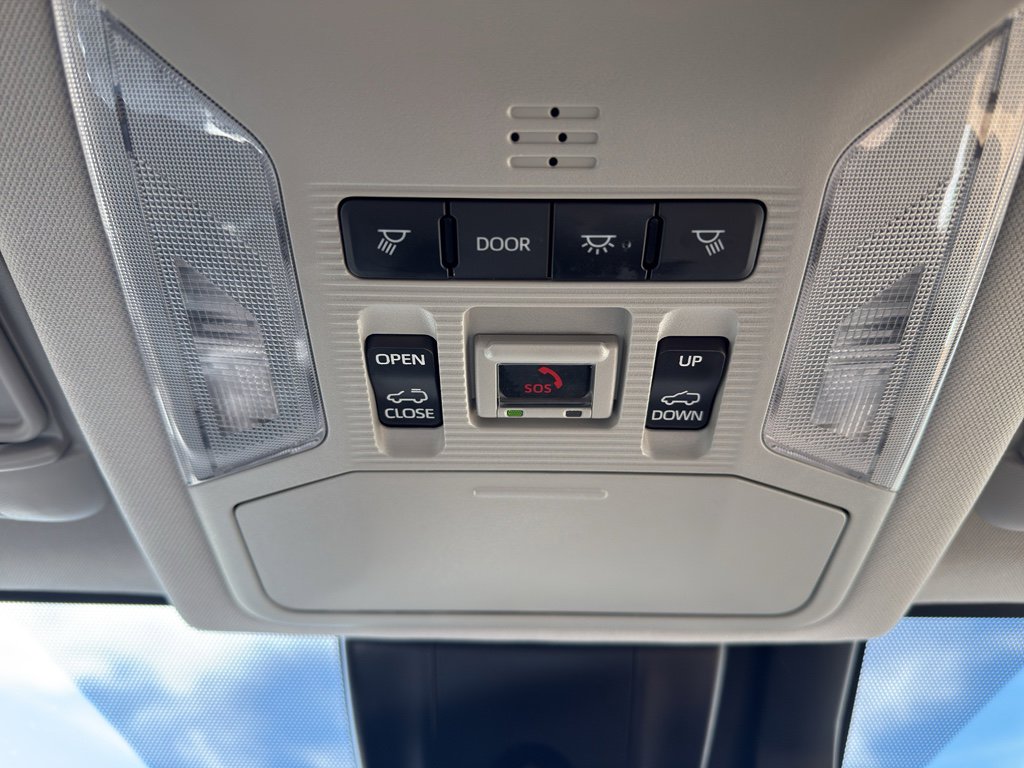 Used 2022 Toyota RAV4 XLE image 21