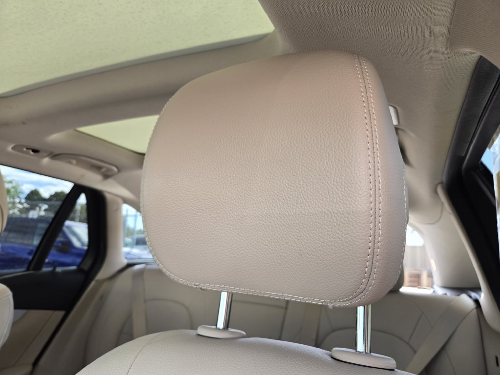 Used 2022 Mercedes-Benz GLC 300 image 15