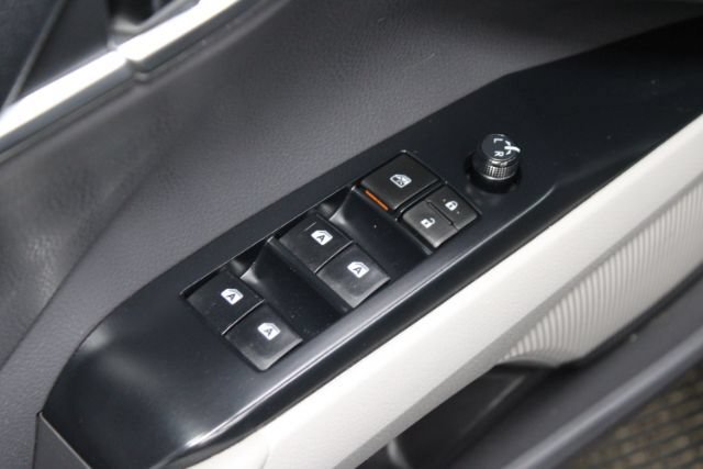 Used 2020 Toyota Camry LE w/ Fleet Convenience Package FWD image 10