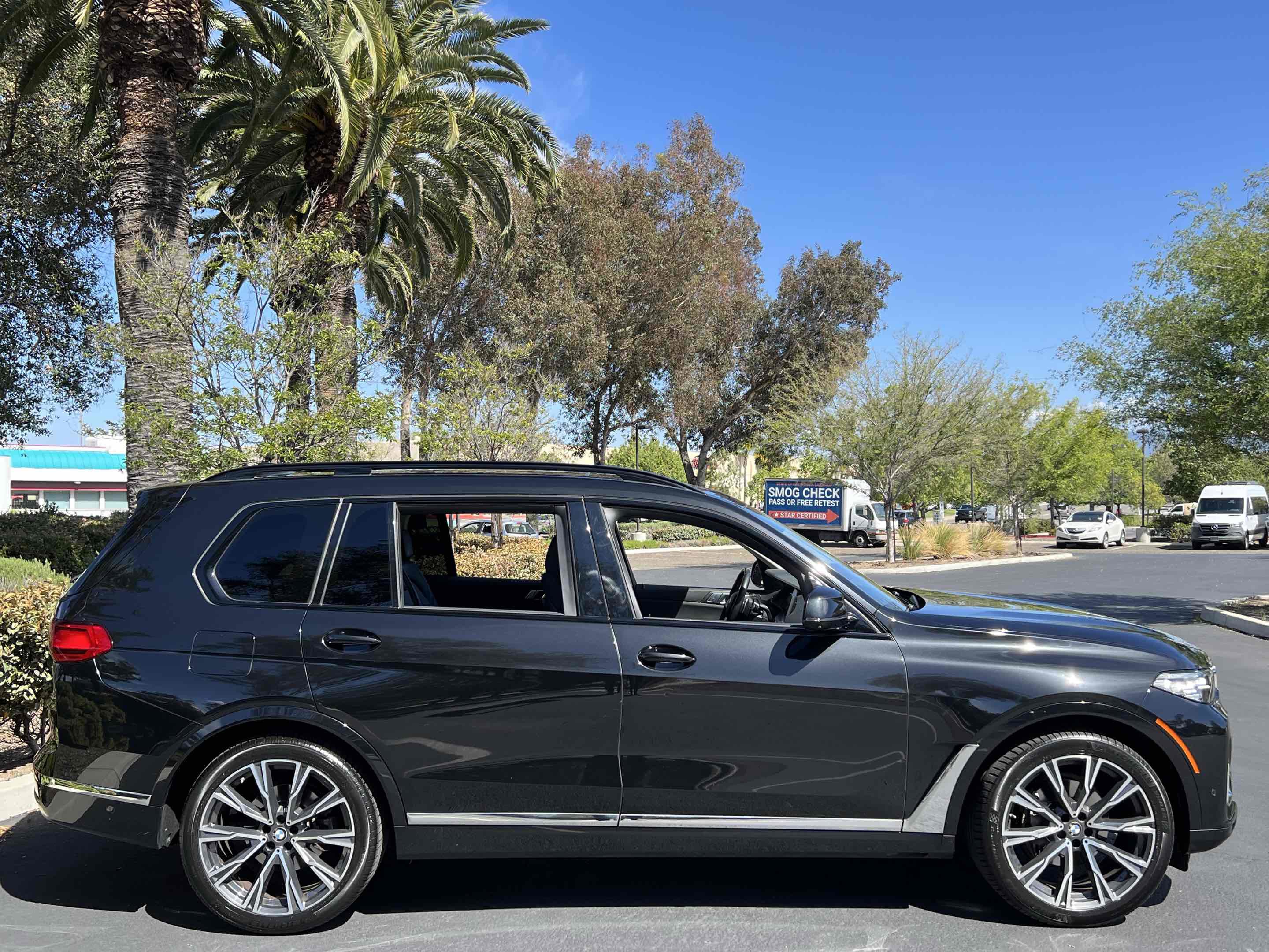 Used 2022 BMW X7 xDrive40i w/ Premium Package AWD/4WD image 20