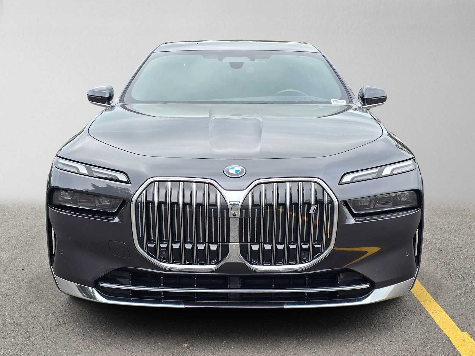 Used 2023 BMW i7 xDrive60 AWD/4WD image 8
