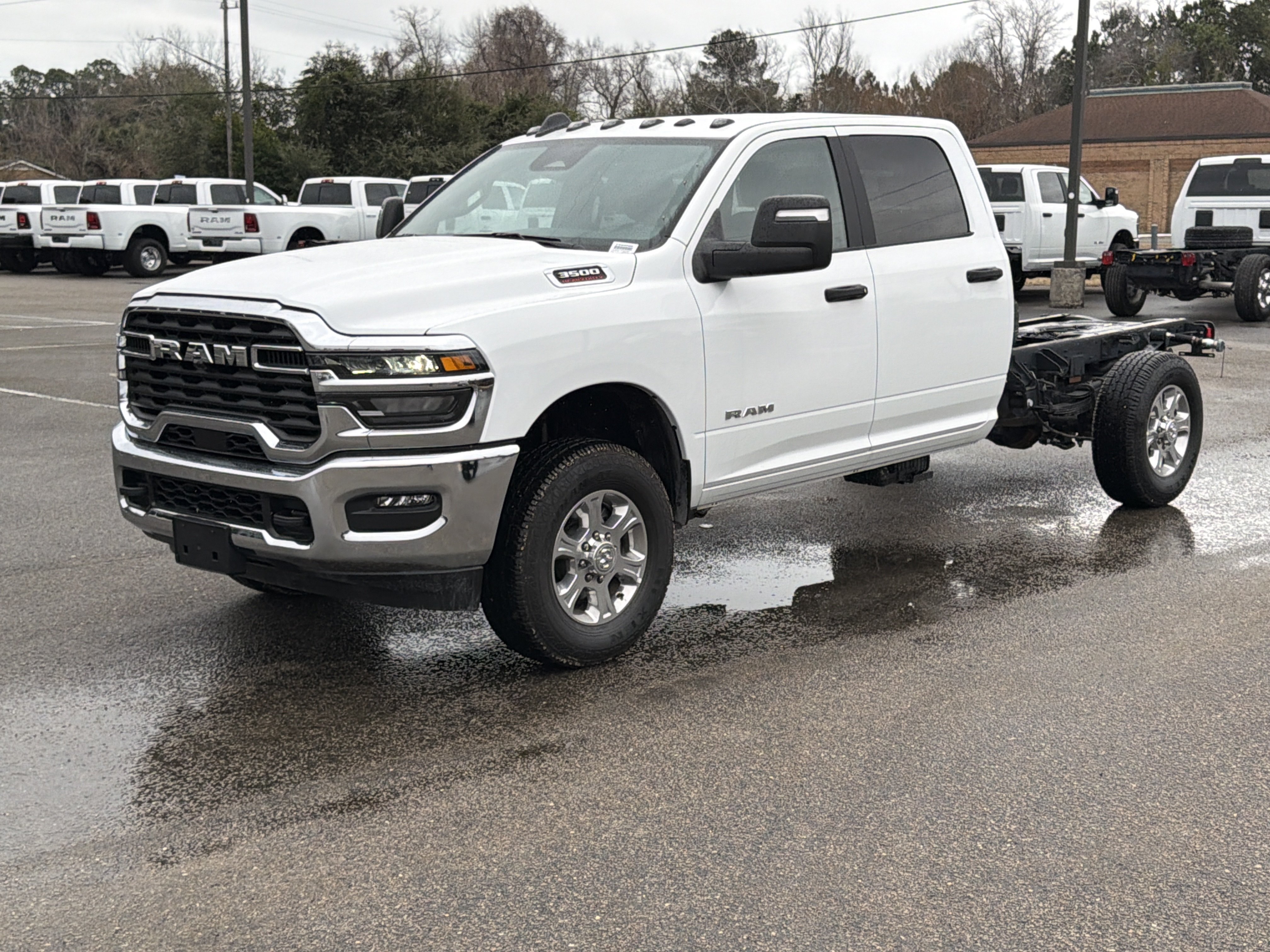 Used 2025 RAM 3500 Big Horn AWD/4WD image 4