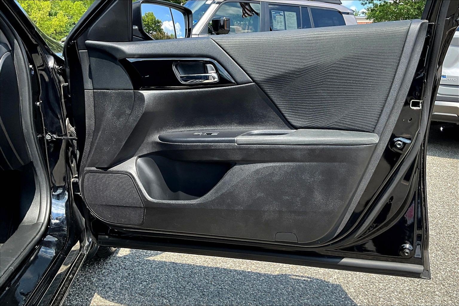 Used 2017 Honda Accord LX image 18