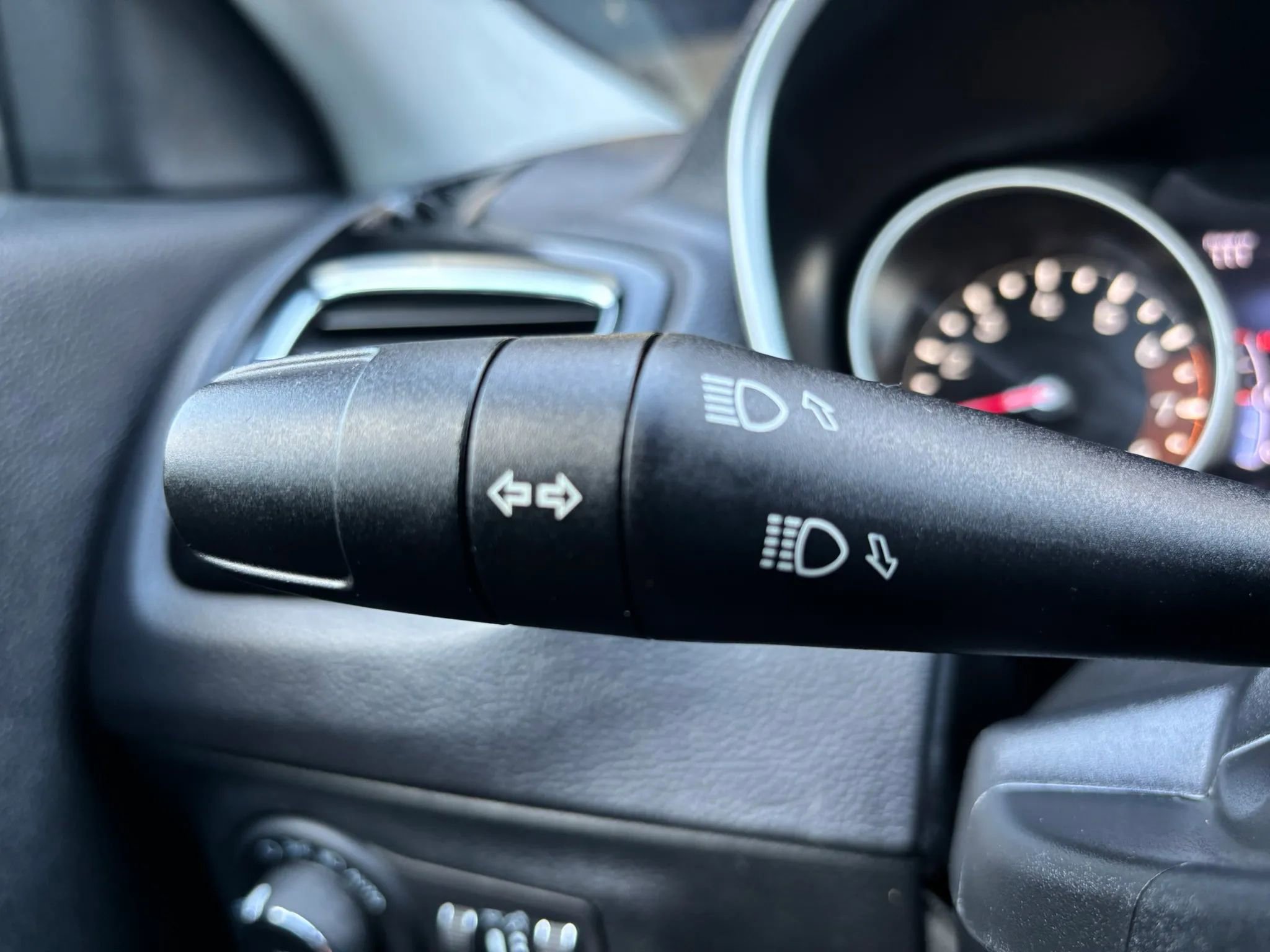 Used 2021 Jeep Compass Limited AWD/4WD image 29