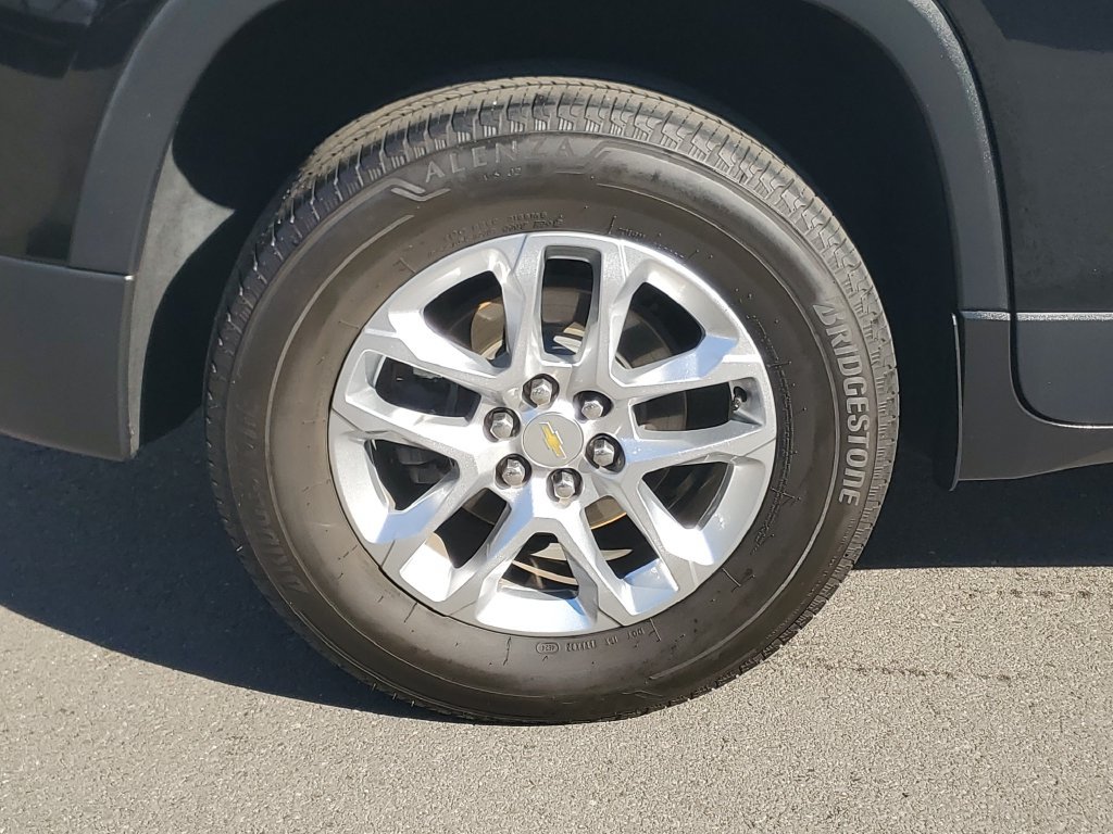 Used 2020 Chevrolet Traverse LS FWD image 11