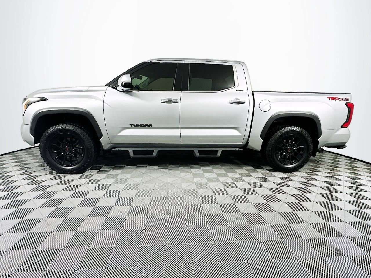 Used 2022 Toyota Tundra Limited image 16