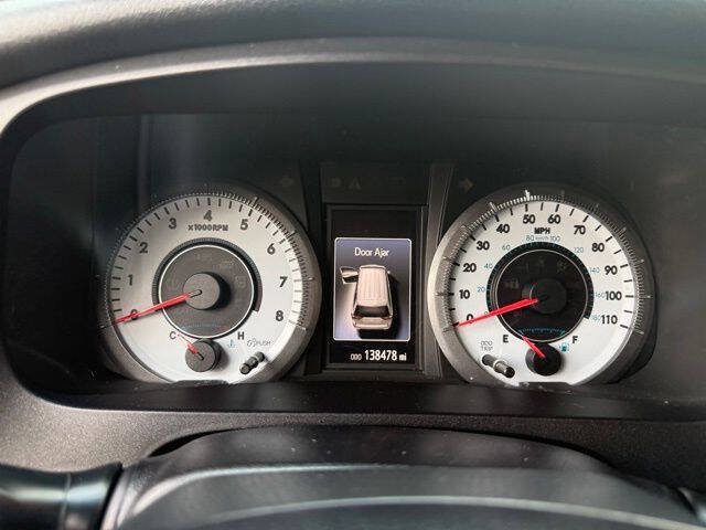 Used 2017 Toyota Sienna SE Premium FWD image 22