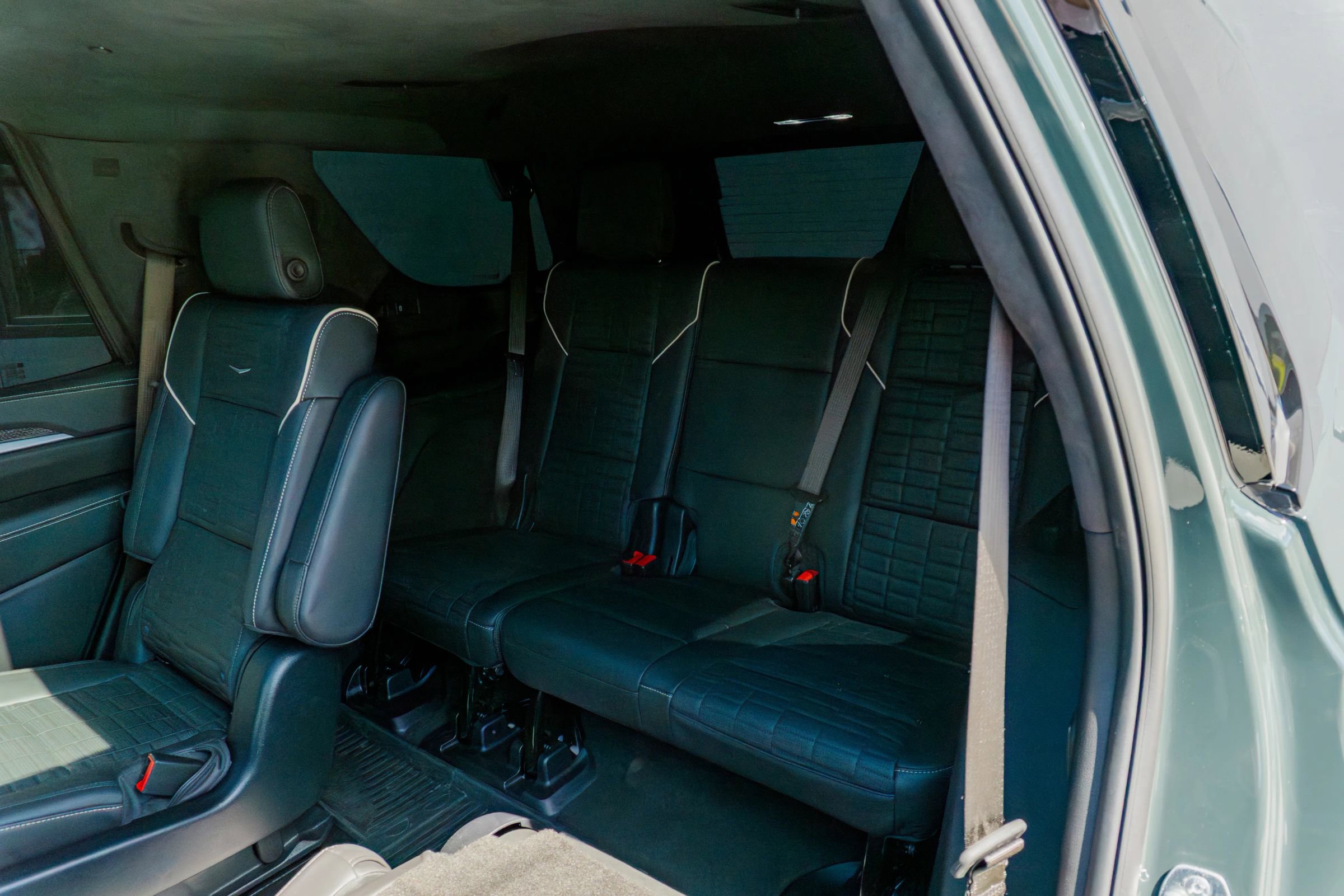 Used 2025 Cadillac Escalade V w/ LPO, ONYX Package AWD/4WD image 13