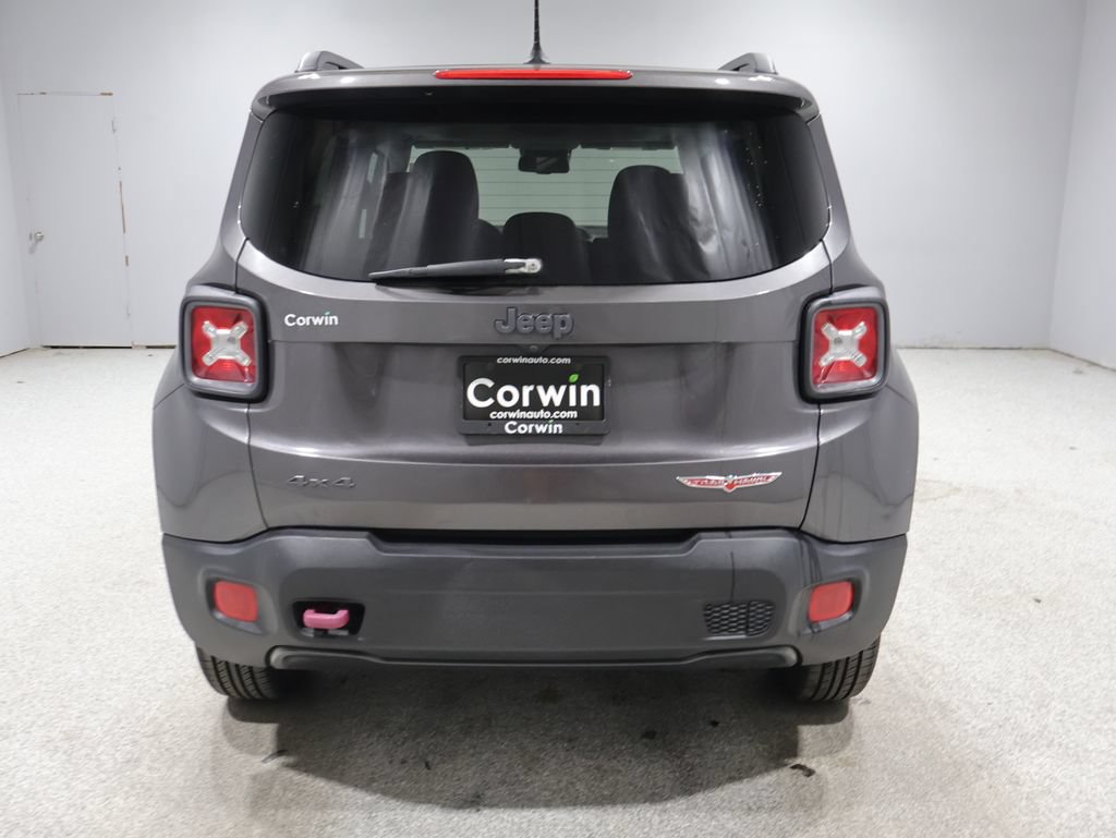 Used 2017 Jeep Renegade Trailhawk w/ Popular Equipment Group AWD/4WD image 3