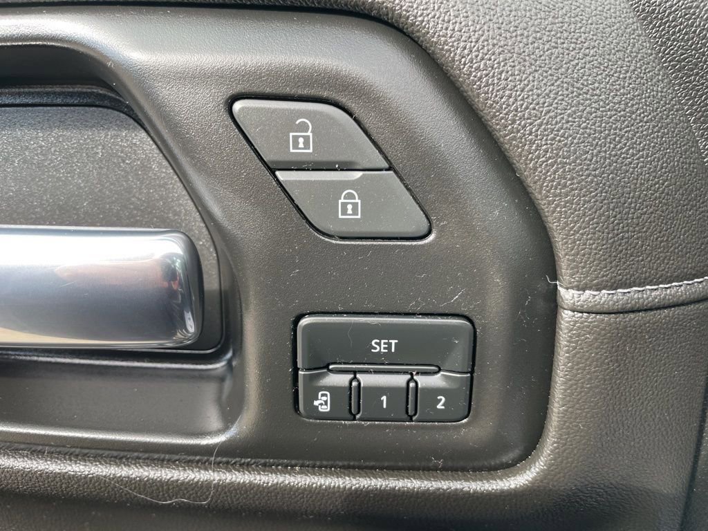 Used 2021 Chevrolet Silverado 1500 High Country w/ Technology Package image 8