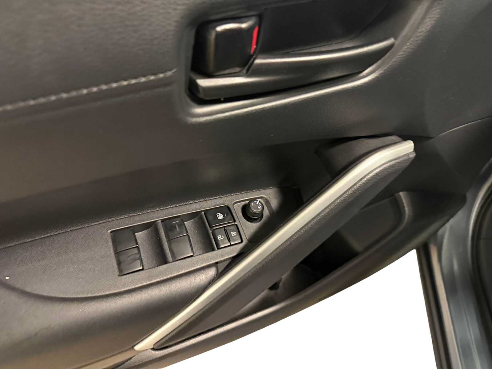 Used 2024 Toyota Corolla Cross AWD Hybrid image 21