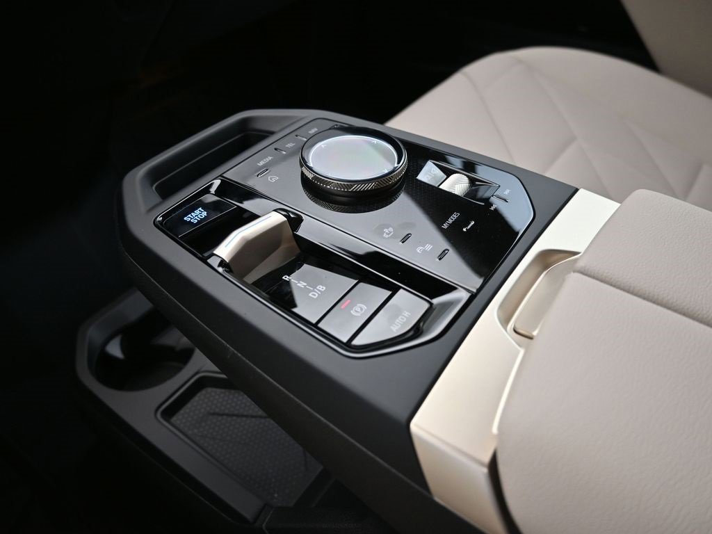 Certified 2026 BMW iX xDrive45 w/ Premium Package image 15