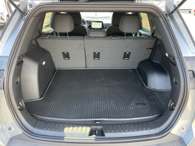 New 2027 Chevrolet Equinox LT w/ LPO, Floor Liner Package FWD image 23