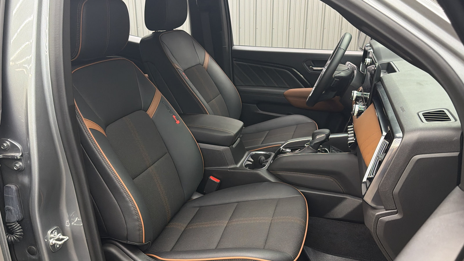 Used 2026 GMC Canyon AT4 AWD/4WD image 34