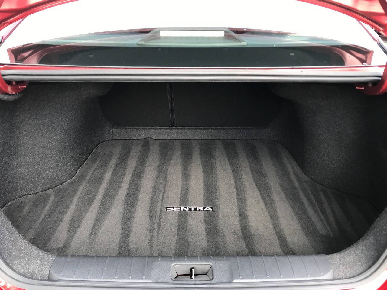 Used 2021 Nissan Sentra SV FWD image 12