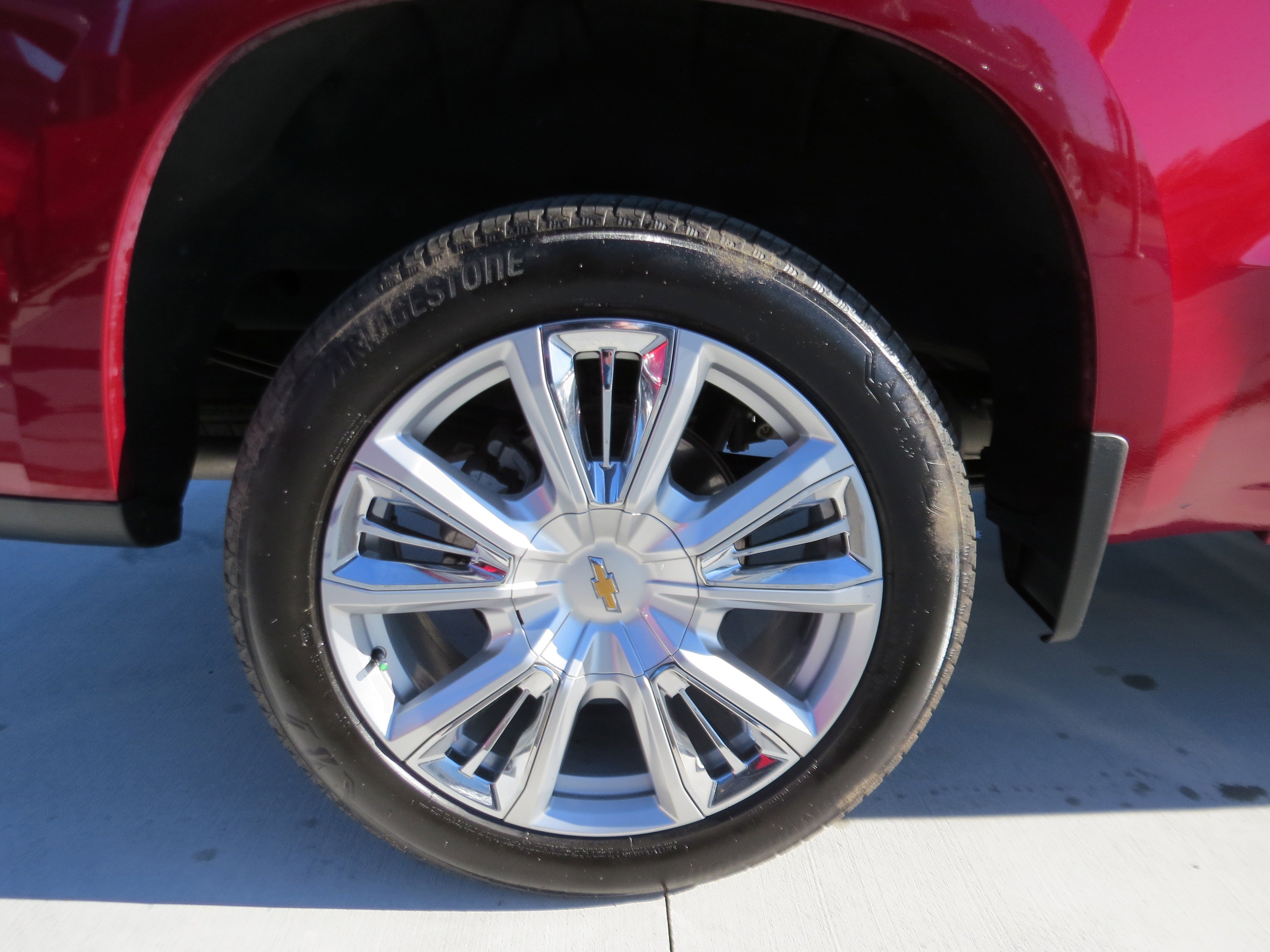 Used 2024 Chevrolet Silverado 1500 High Country w/ High Country Premium Package AWD/4WD image 10