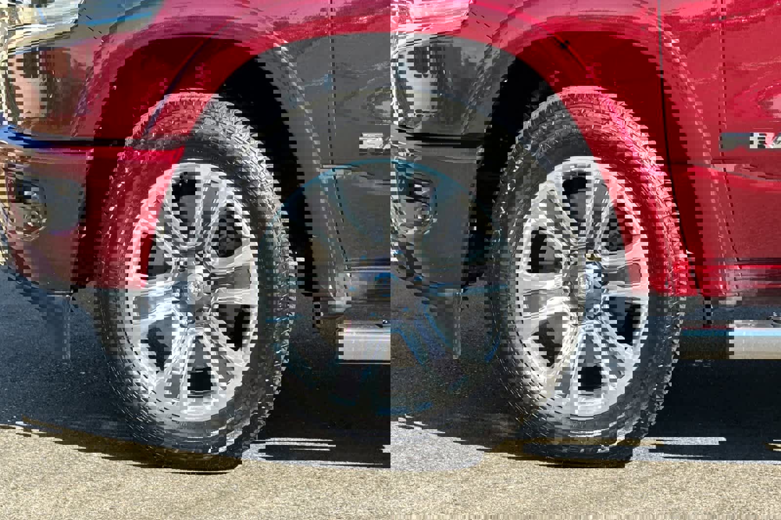 Used 2023 RAM 1500 Limited w/ Body Color Bumper Group image 31