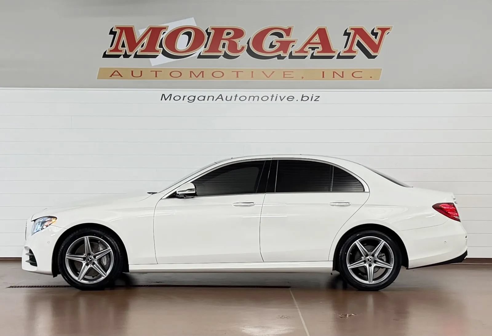 Used 2018 Mercedes-Benz E 300 4MATIC image 3
