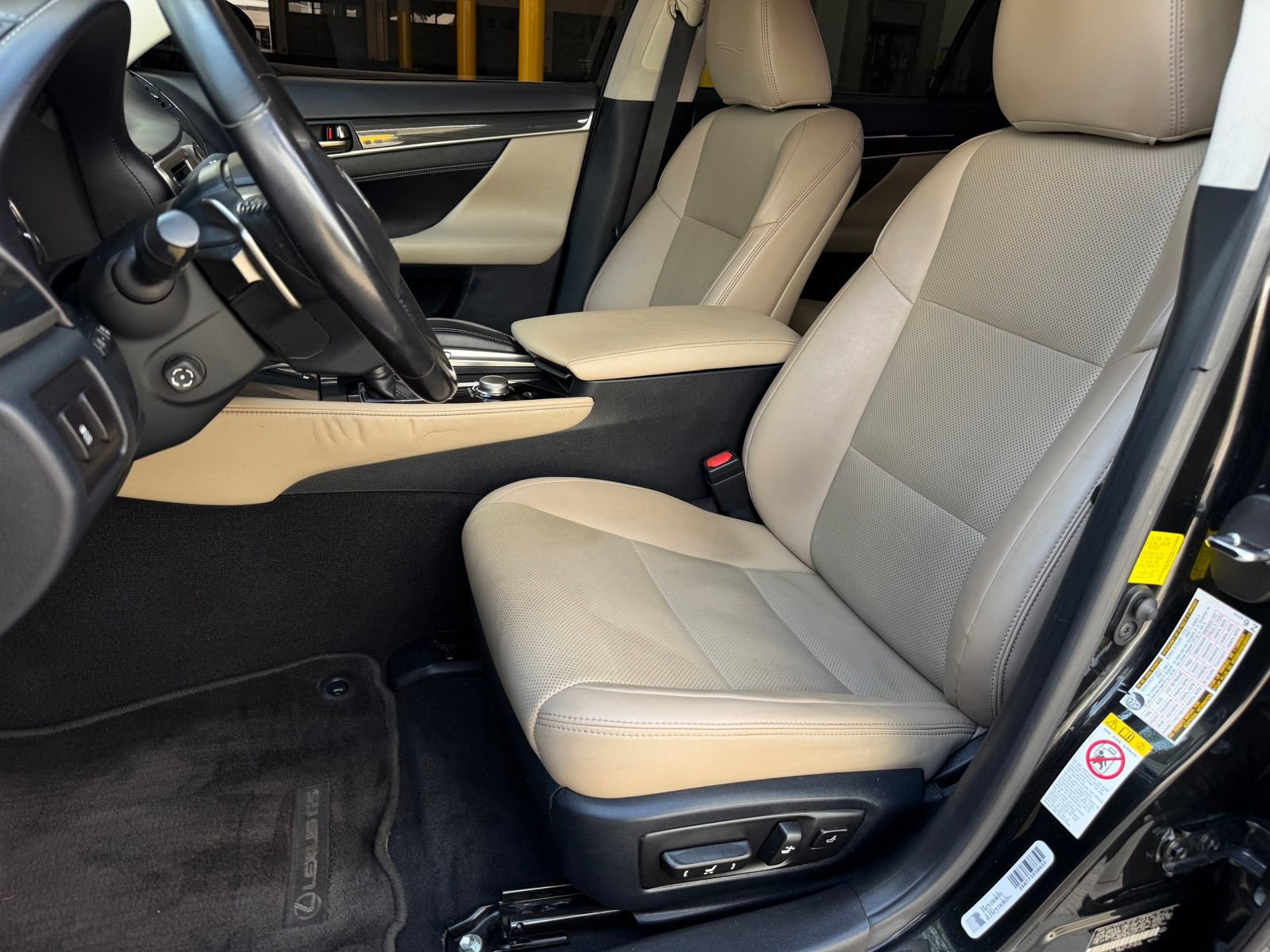 Used 2016 Lexus GS 200t w/ Premium Package RWD image 10