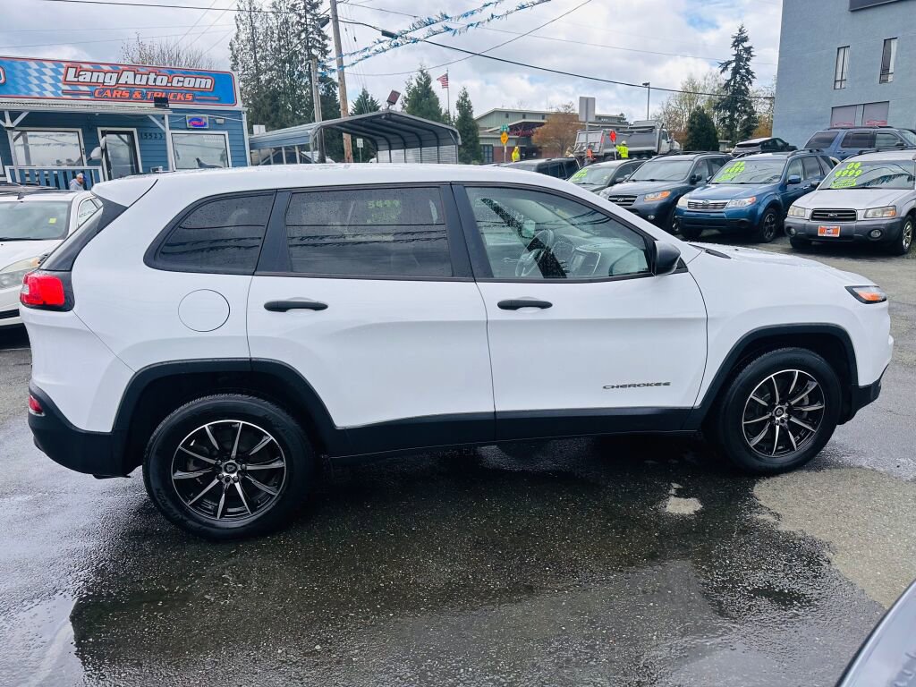 Used 2015 Jeep Cherokee Sport image 7