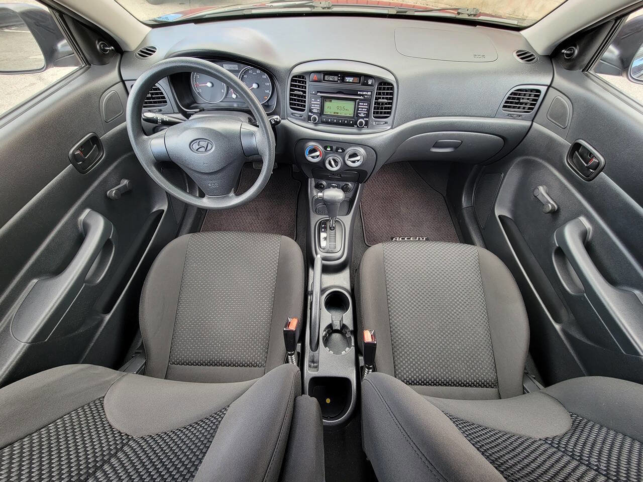 Used 2011 Hyundai Accent GS image 26