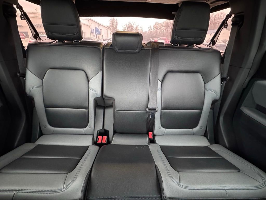 Used 2023 Ford Bronco Black Diamond w/ Sasquatch Package image 15