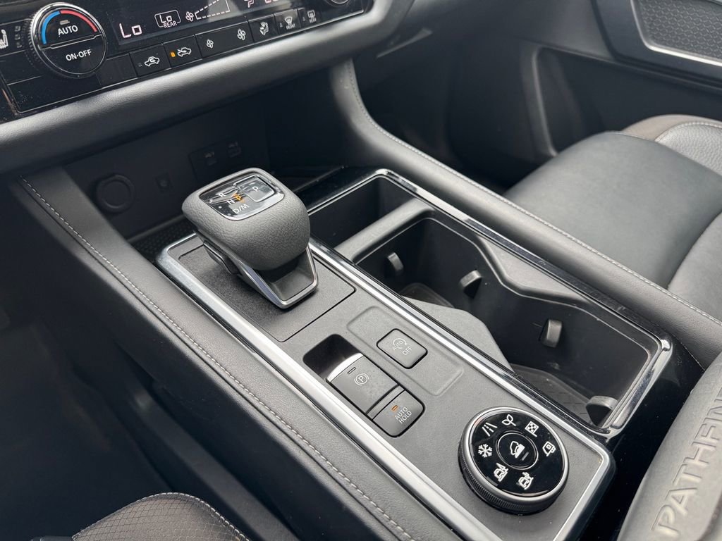 Used 2023 Nissan Pathfinder SL w/ SL Premium Package image 20