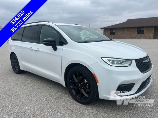 Used 2025 Chrysler Pacifica Limited FWD image 8
