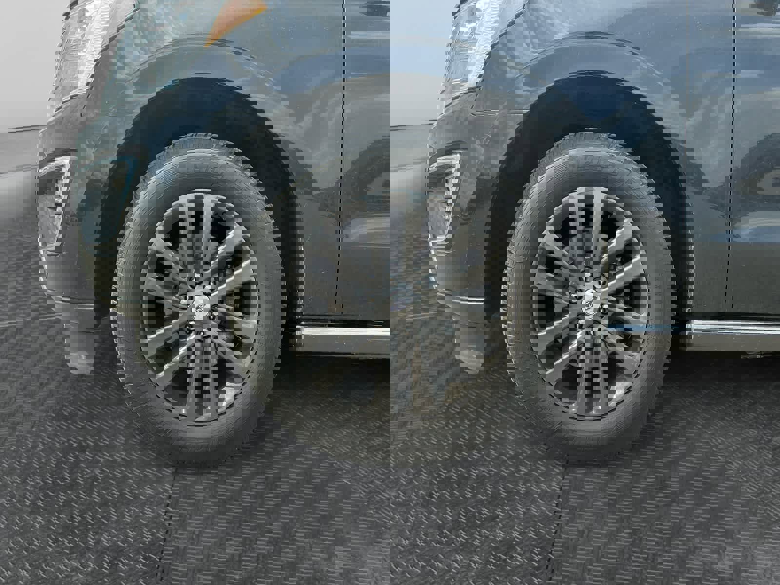 Used 2019 Ford Expedition Limited image 14