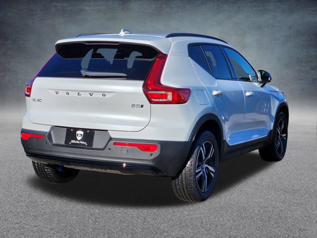 New 2026 Volvo XC40 B5 Core AWD/4WD image 7