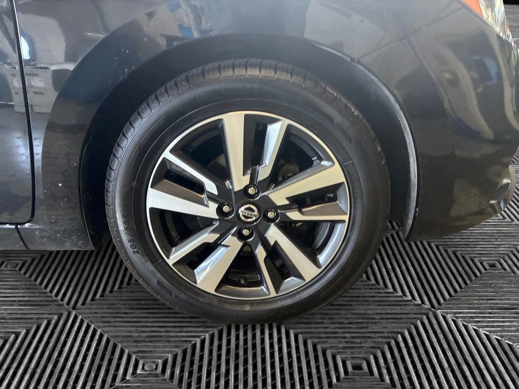 Used 2021 Nissan Versa SV image 17