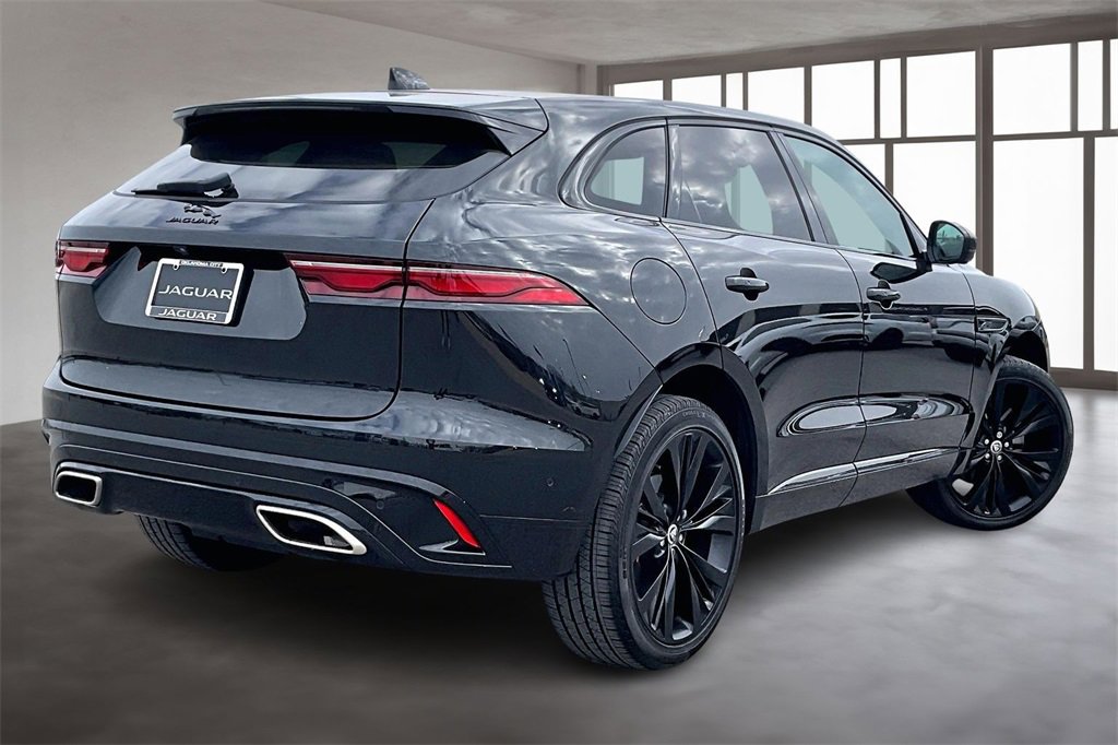 Certified 2025 Jaguar F-PACE R-Dynamic S image 2