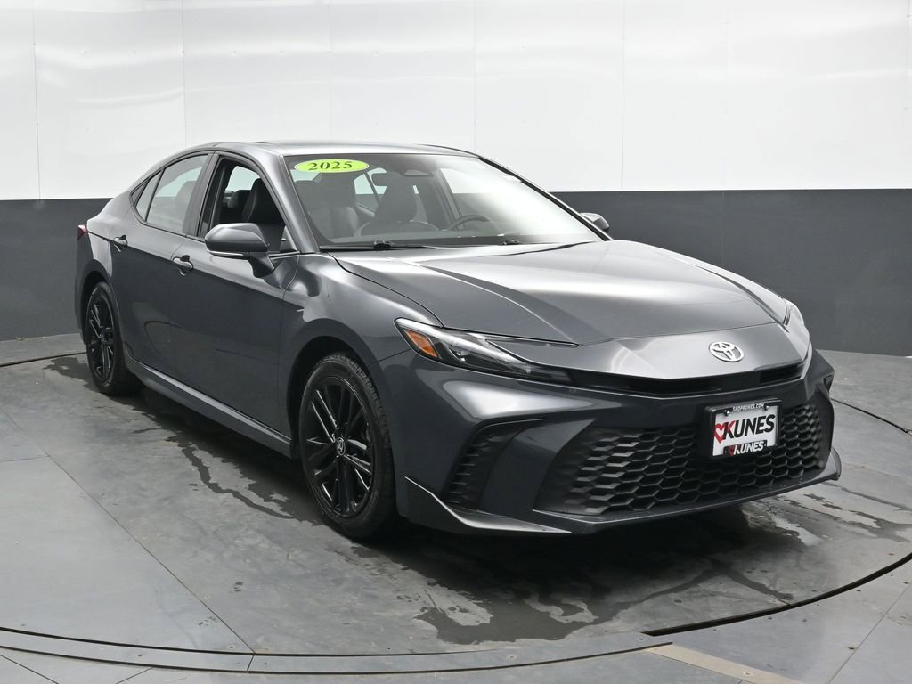 Used 2025 Toyota Camry SE w/ Multimedia Upgrade Package AWD/4WD image 4