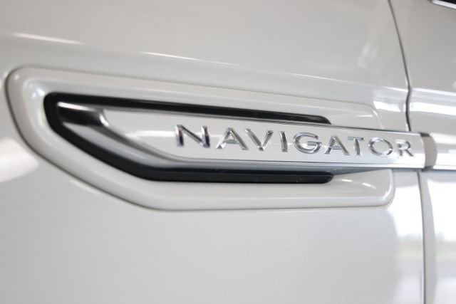 Used 2020 Lincoln Navigator Reserve w/ Equipment Group 208A Reserve AWD/4WD image 9