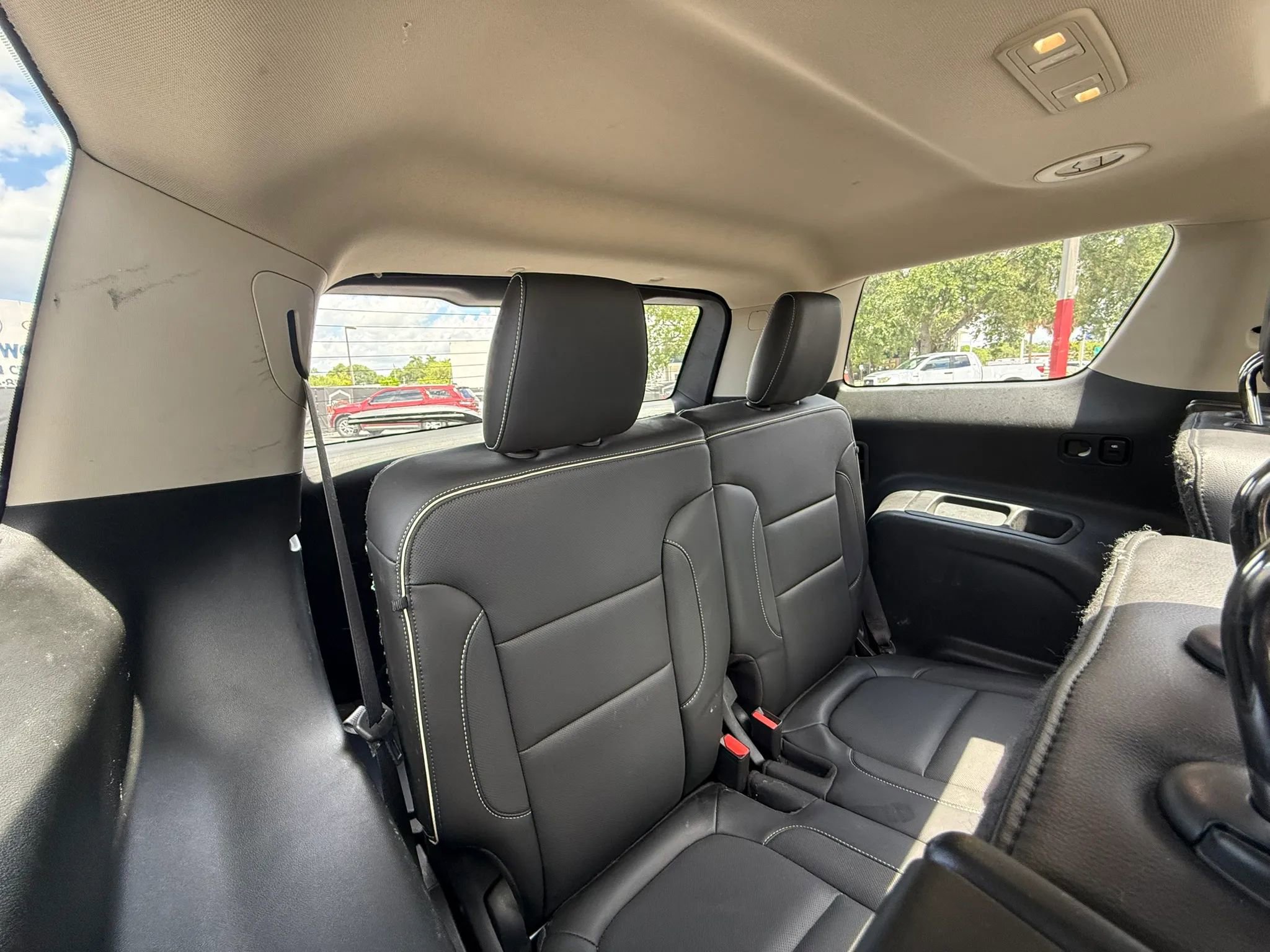 Used 2017 GMC Acadia Denali w/ Technology Package FWD image 27