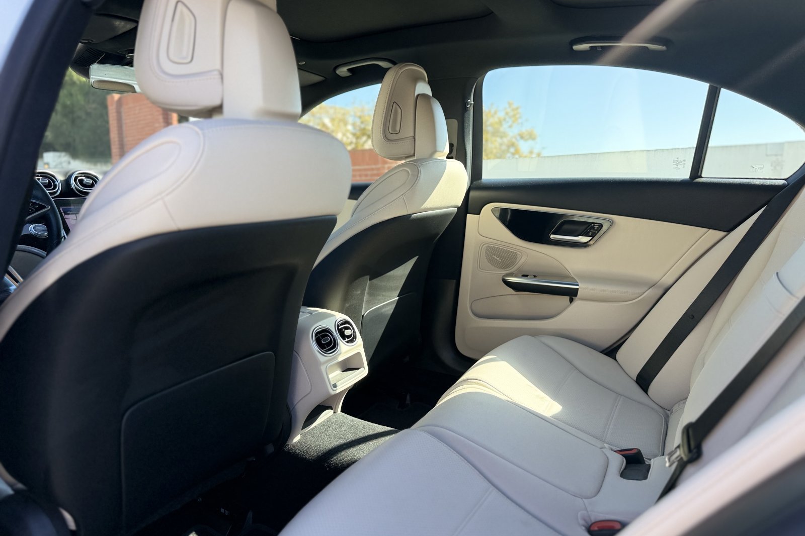Used 2022 Mercedes-Benz C 300 Sedan image 5