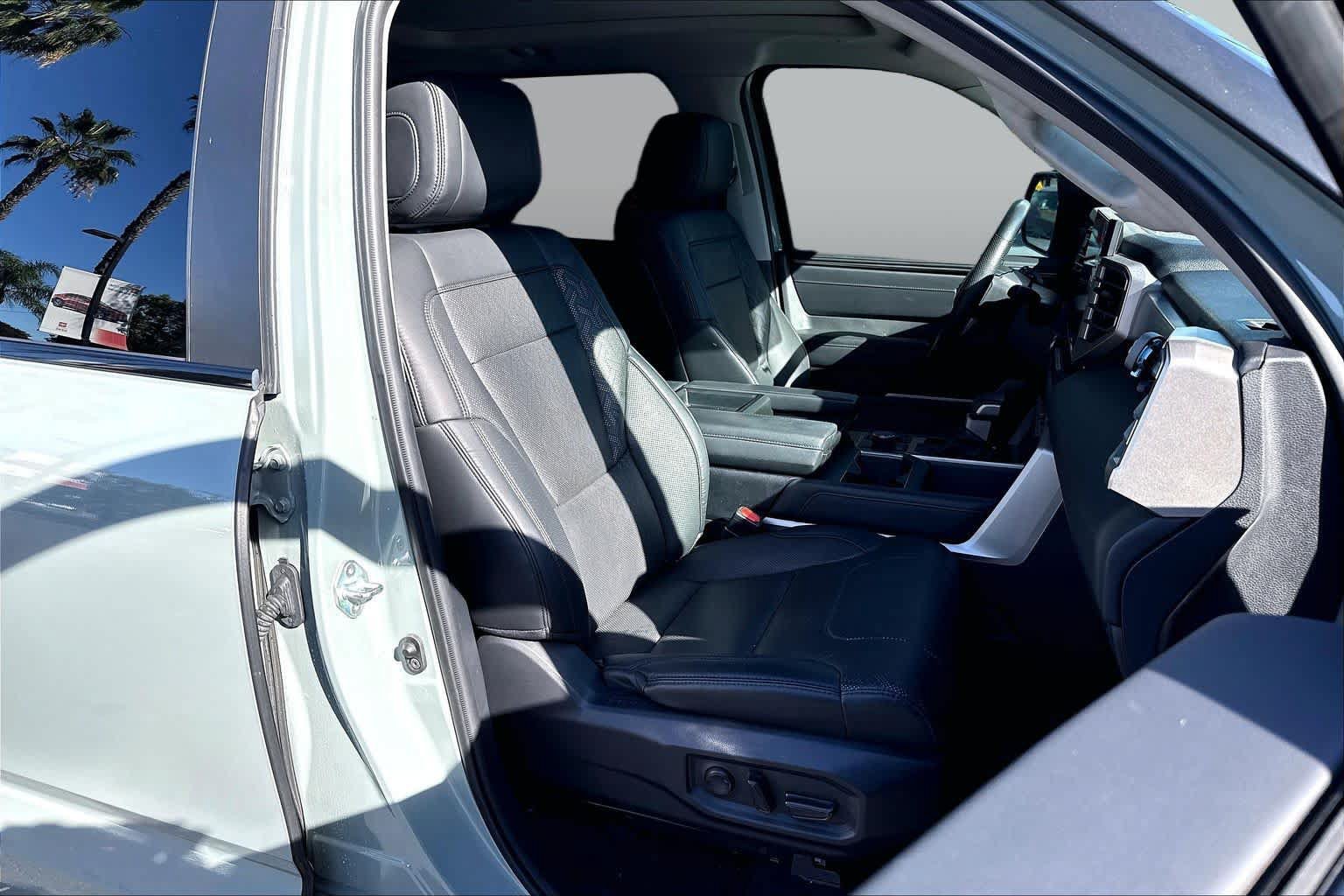 Used 2024 Toyota Tundra Limited AWD/4WD image 8