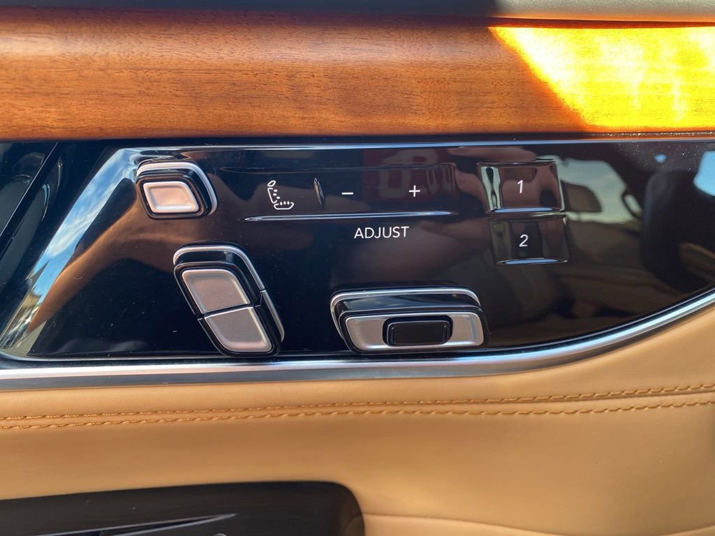 Used 2022 Jeep Grand Wagoneer Series III image 13