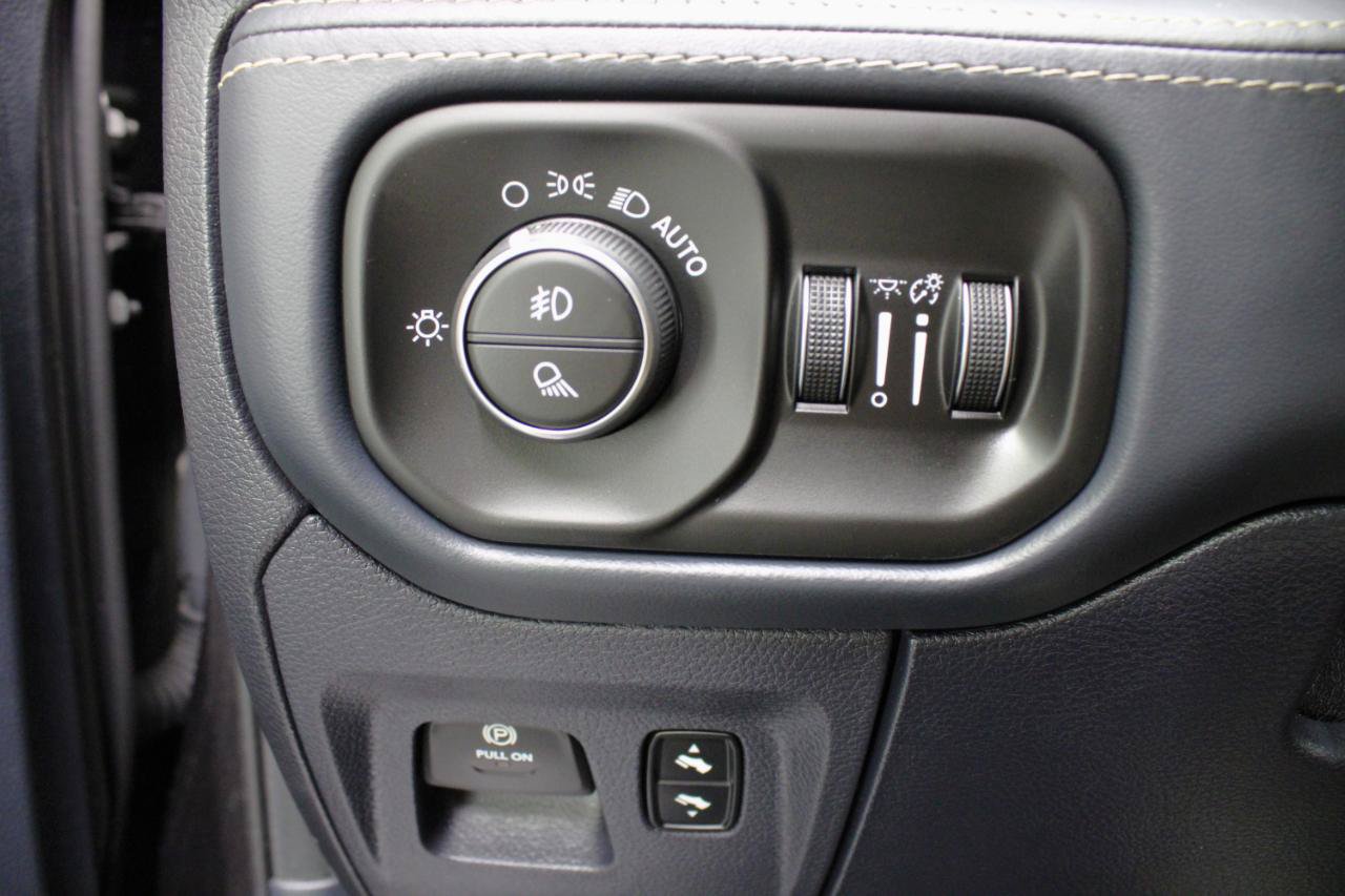 Used 2019 RAM 1500 Limited w/ Advanced Safety Group AWD/4WD image 61