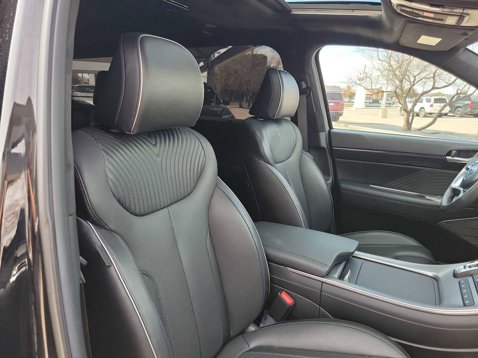 Used 2024 Hyundai Palisade Calligraphy image 10