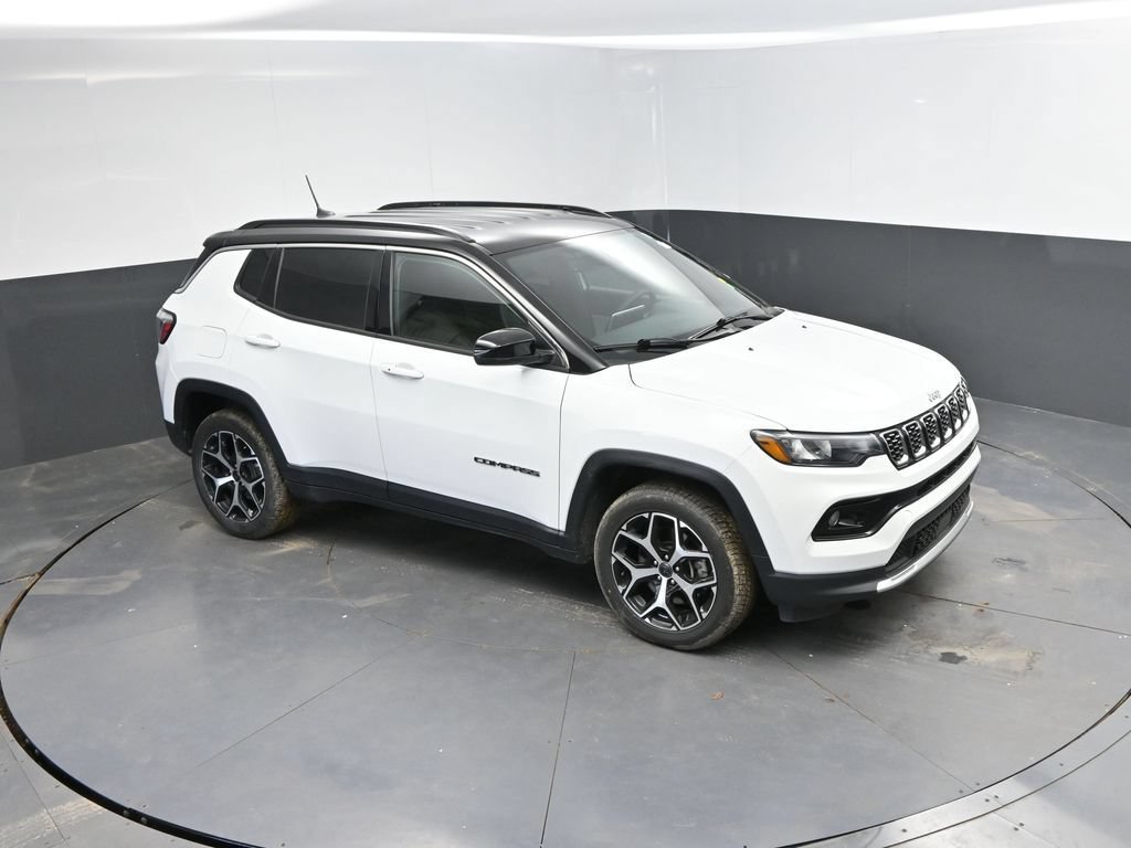 Used 2025 Jeep Compass Limited AWD/4WD image 26