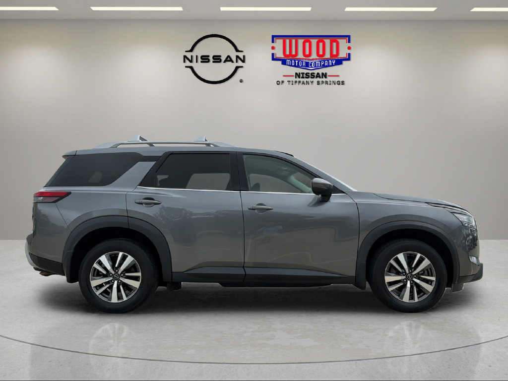 Used 2024 Nissan Pathfinder SL AWD/4WD image 2