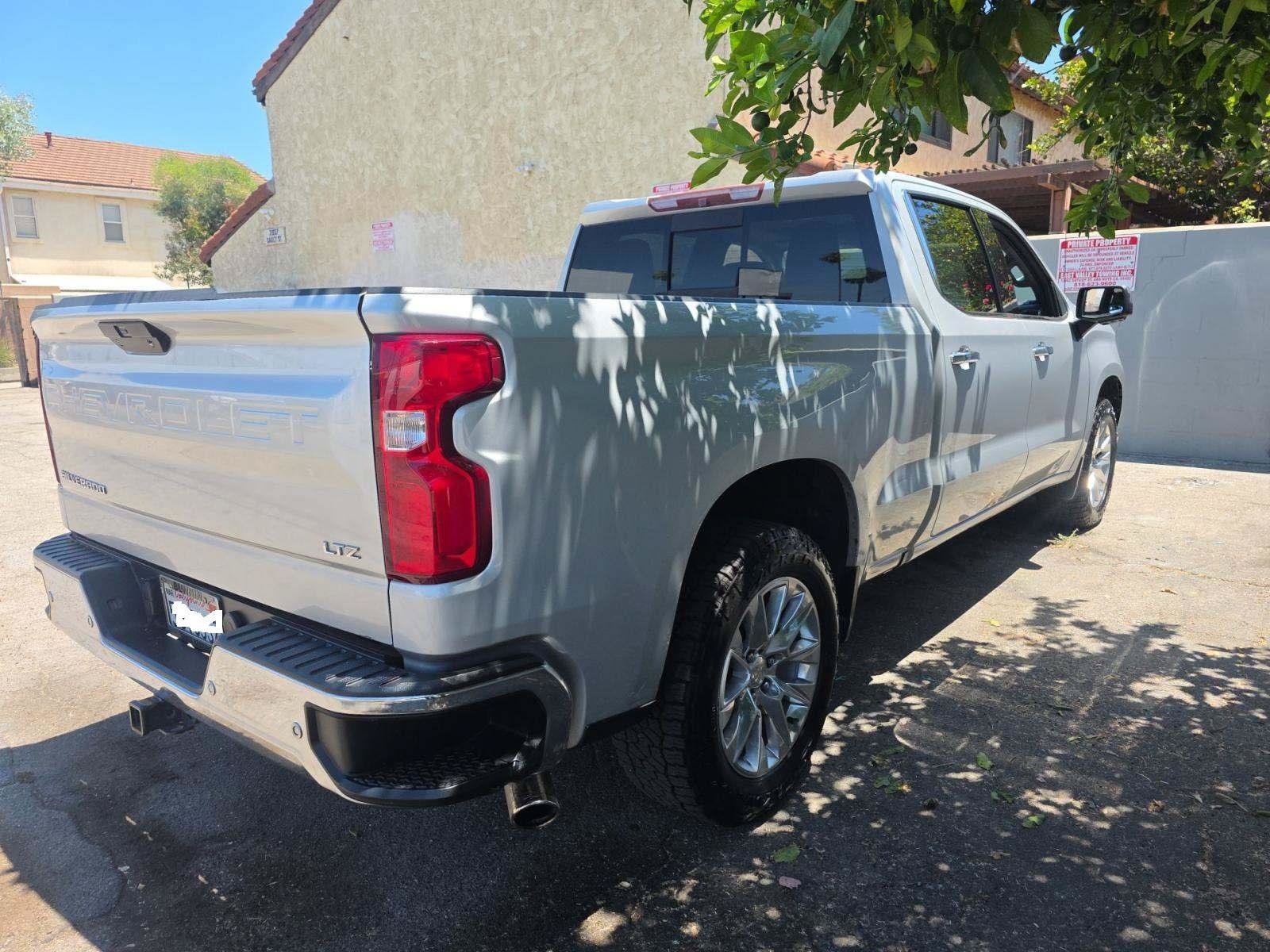 Used 2019 Chevrolet Silverado 1500 LTZ w/ LTZ Plus Package RWD image 4