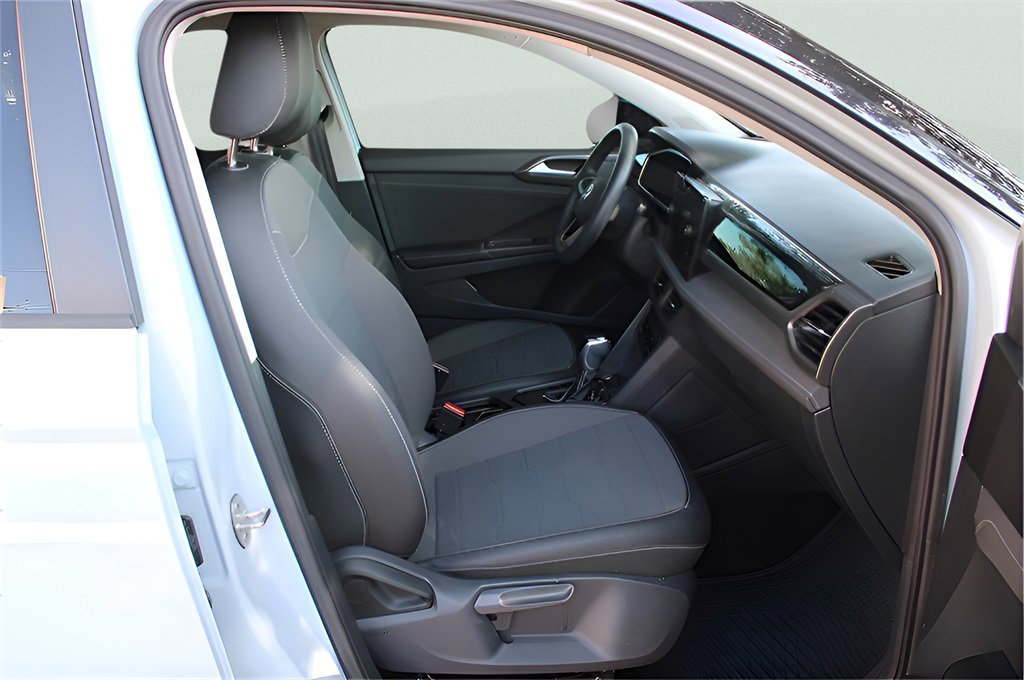 Used 2025 Volkswagen Taos SE image 26