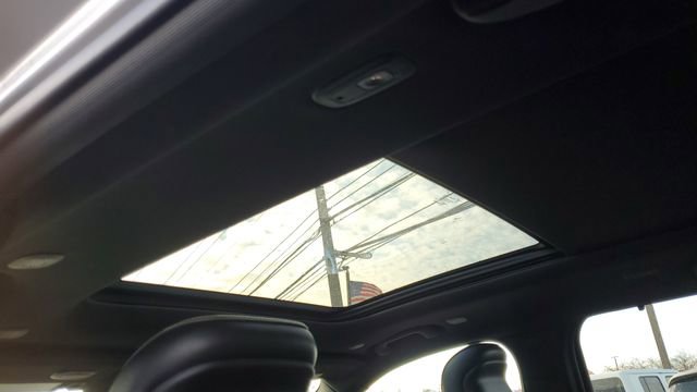 Used 2022 Jeep Grand Cherokee Overland w/ Advanced Protech Group III image 10